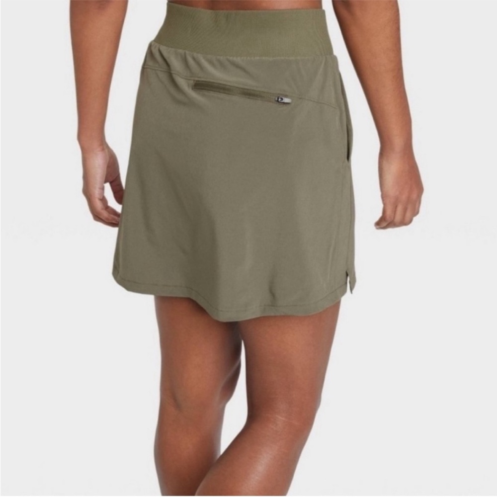 Women's Stretch Woven Skorts - Picture 2 of 3